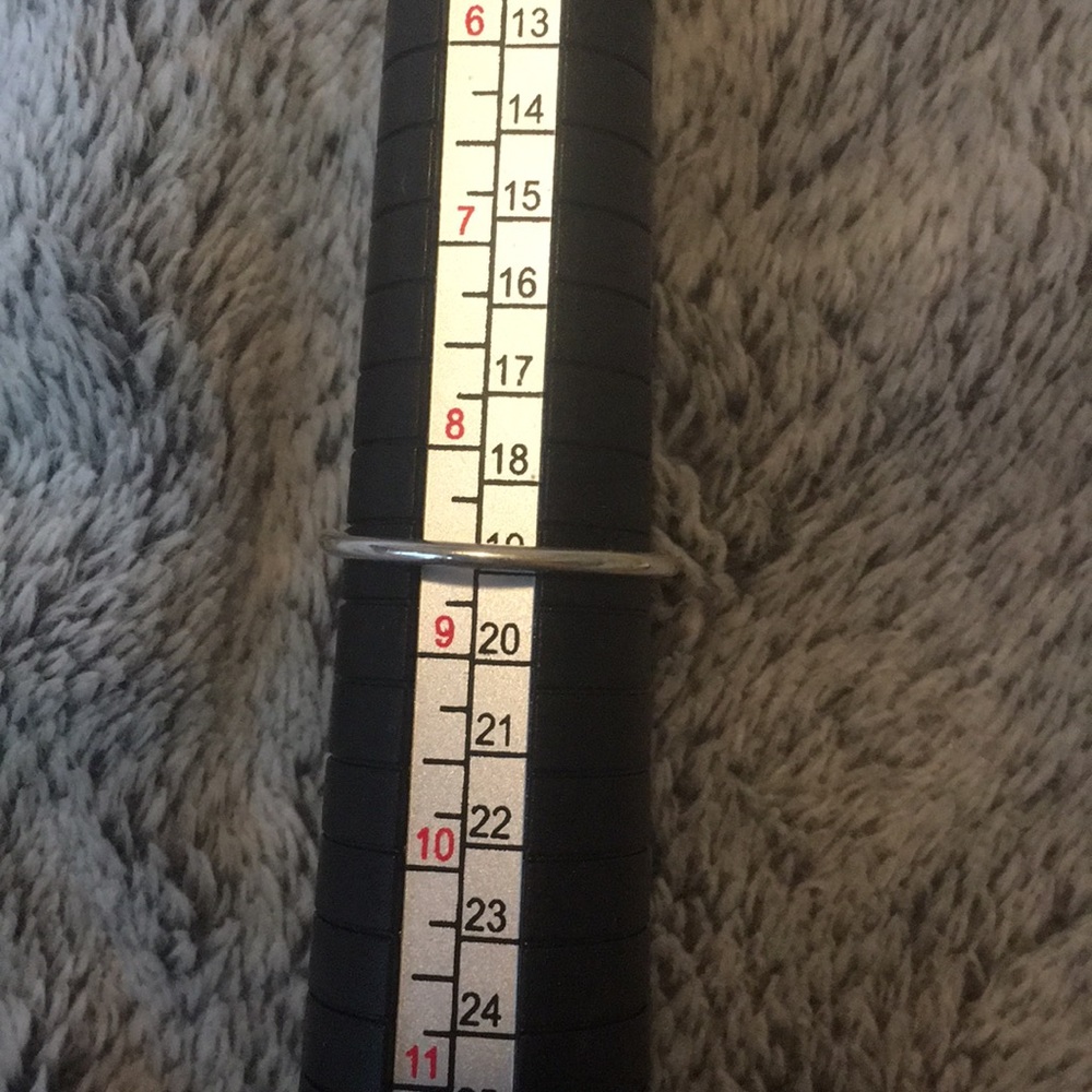 Sterling Silver V Ring - image 5